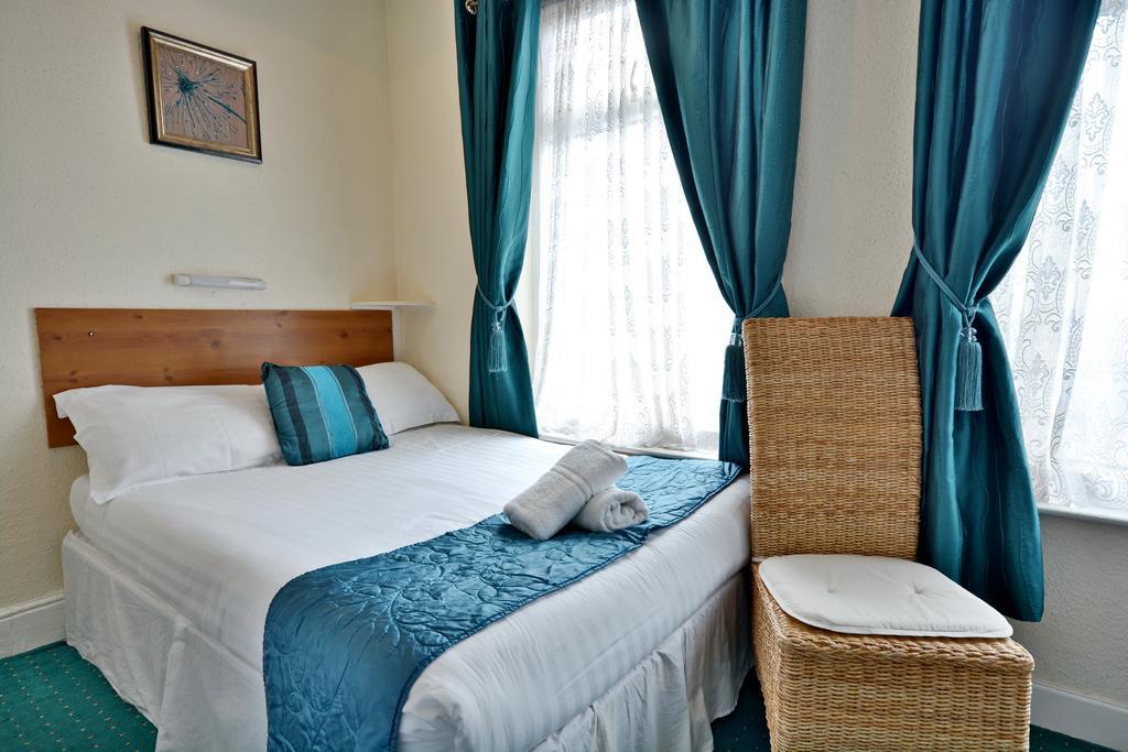 بلاكبول Barrons Hotel المظهر الخارجي الصورة